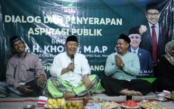 Ir. H. Kholiq Gelar Dialog dan Tasyakuran Pembangunan Jalan Rabat Beton di Desa SrigoncoIr. H. Kholiq Gelar Dialog dan Tasyakuran Pembangunan Jalan Rabat Beton di Desa Srigonco