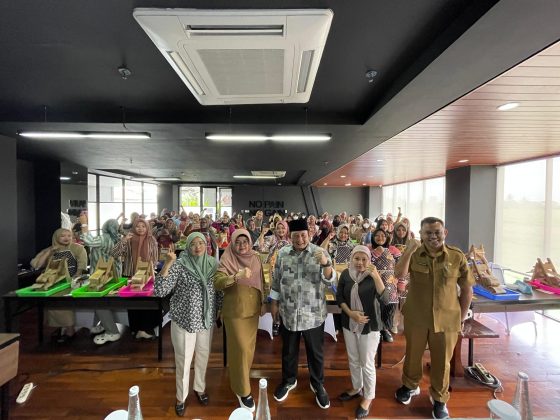 Ketua Komisi II DPRD Malang Minta Pemkab Lindungi Industri Kretek Tangan
